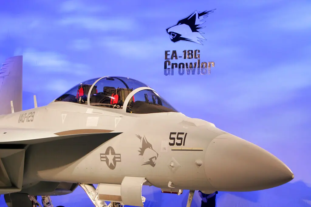 ▲美國海軍一架EA-18G「咆哮者」電子作戰機15日晚間驚傳墜機事故，機上兩名機組人員下落不明。資料照。（圖／美聯社／達志影像）