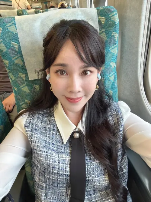 ▲美女主播劉涵竹昨天在高雄被多收10元後車廂使用費。(圖/翻攝劉涵竹臉書) ▲美女主播劉涵竹昨天在高雄被多收10元後車廂使用費。(圖/翻攝劉涵竹臉書)