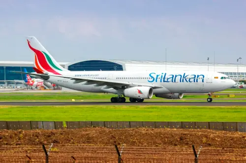 開飛機開到吵架!機長高空反鎖駕駛艙不讓副機長進入 遭停職調查