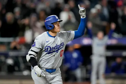 ▲MLB美國職棒國聯冠軍戰G3，道奇此戰靠著Enrique Hernández、大谷翔平、Max Muncy輪番開轟，終場道奇就以8：0完封擊敗大都會，系列賽率先取得2：1領先。（圖／美聯社／達志影像）