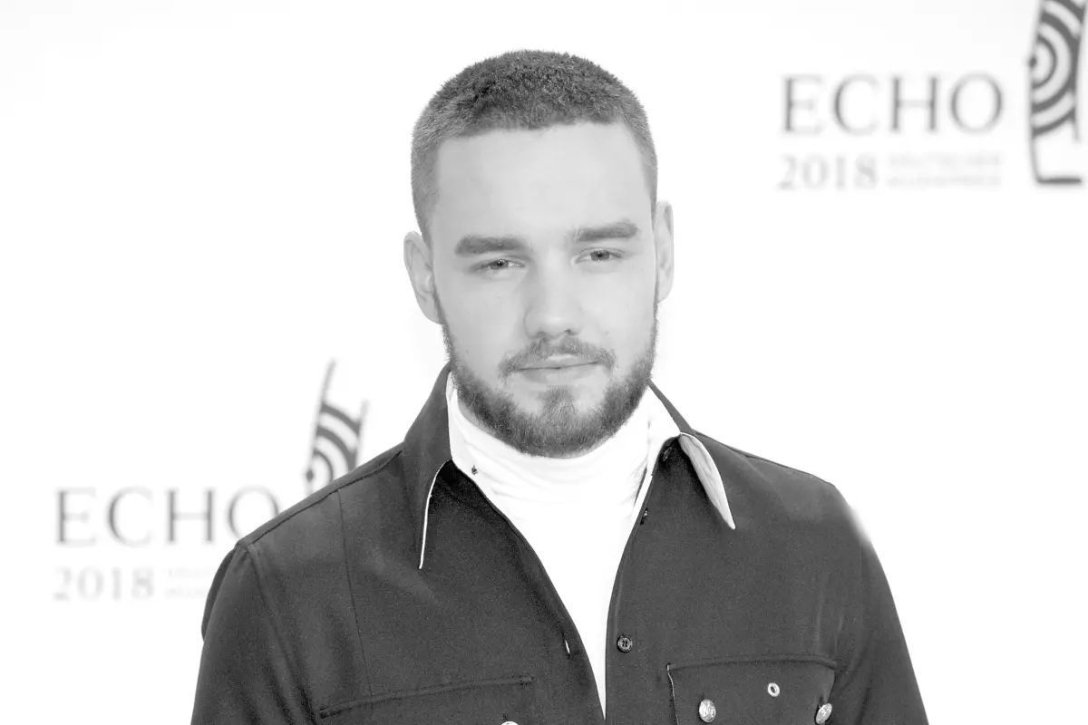 ▲一世代（One Direction）連恩（Liam Payne）墜樓過世，好友CP查理、芭黎絲希爾頓公開哀悼。（圖／美聯社）