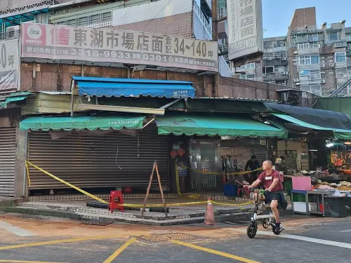 ▲當地人一早重回東湖車禍現場,直言仍瀰漫濃厚血腥味。(圖/翻攝我是東湖人臉書) ▲當地人一早重回東湖車禍現場,直言仍瀰漫濃厚血腥味。(圖/翻攝我是東湖人臉書)