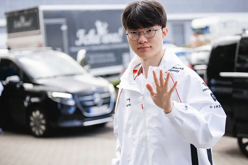 ▲韓國 LCK 的 4 冠王者 Faker 帶領 T1 爭取晉級4強的機會。（圖／LOL Esports Flickr）