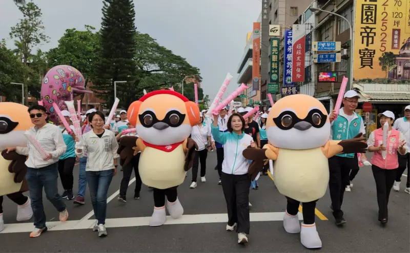 ▲全民運在屏東遊行嘉年華掀起活動的高潮，共有18組表演團體及9組遊行隊伍參與。（圖／屏東縣府提供）