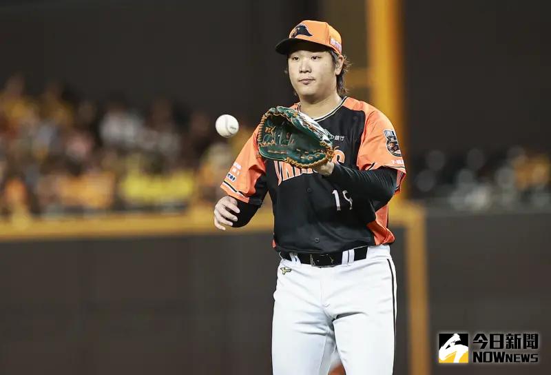 ▲前統一獅王牌古林睿煬即將在3月重返大巨蛋投球，怕熱的他過往談到大巨蛋投球回憶，直言很涼快！（圖／記者葉政勳攝 , 2024.10.19）