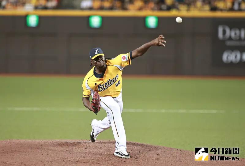 ▲中信兄弟先發投手德保拉官辦熱身賽面對樂天桃猿5局失3分，最終吞下敗投。（圖／記者葉政勳攝 , 資料照）