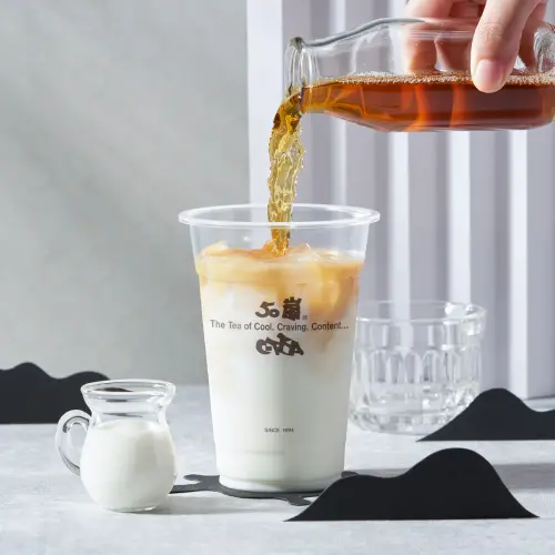 50嵐鮮奶茶新品!重焙烏龍拿鐵開賣 可不可x品木宣言喝蘋玉烏米 ▲50嵐悄悄開賣「重焙烏龍拿鐵」中杯50元、大杯65元。(圖/50嵐中區提供)