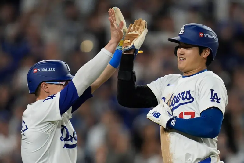 ▲美國職棒大聯盟（MLB）國聯冠軍戰，季後賽表現出色的Kike Hernandez，今（21）日出席G6賽前記者會，當被問到大谷私底下是怎麼樣的人時，Hernández表示大谷私底下是一個很棒的人，他喜歡開玩笑、也希望可以玩得開心。（圖／美聯社／達志影像）