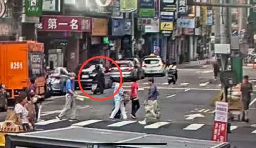 拉屎後又來!鍾小平服務處遭塗鴉 警方逮捕抗議魔人田山盛國