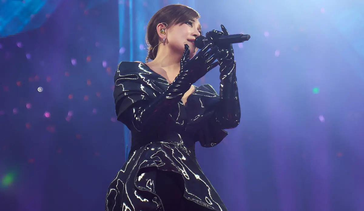 ▲梁靜茹先前和一名鬍渣男貼臉合照爆出新戀情，近日她透露，對方是自己音樂上的情人，已經認識24年了。（圖／超級圓頂提供）