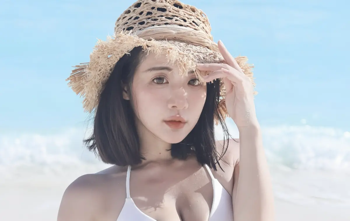 ▲阿沁老婆花花（李汶靜）曾因為厭食症瘦到只剩28公斤，暴瘦照片曝光，讓她在臉書上哀嘆：「為什麼總是我？」（圖／翻攝自花花臉書）