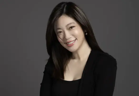 ▲偵辦多起重大金融犯罪與貪污案及社會矚目案美女檢座,正式轉任律師。(圖/翻攝臉書)