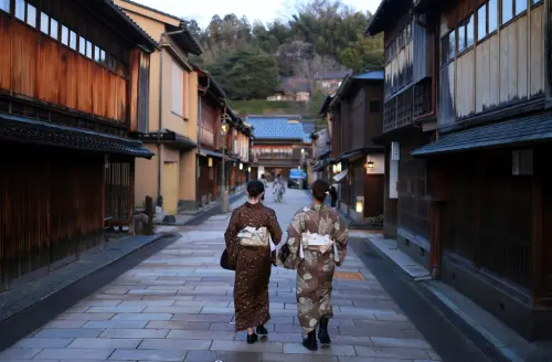 日本旅遊新寵！京都過度旅遊問題難解　這城市入選2025最佳旅遊地
