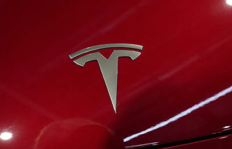 ▲知名電動車大廠特斯拉（Tesla），當地時間週三公布第3季財報，股價在美股盤後交易一度飆升12%。示意圖。（圖／美聯社／達志影像）