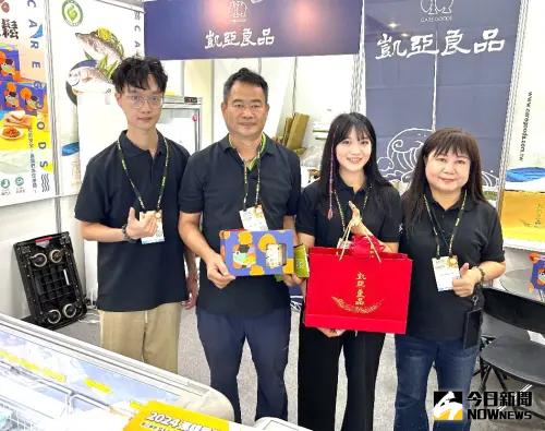 ▲高雄地區養殖業者在高雄海味專區,展售高雄海味產品。(圖/記者黃守作攝,2024.10.24) ▲高雄地區養殖業者在高雄海味專區,展售高雄海味產品。(圖/記者黃守作攝,2024.10.24)