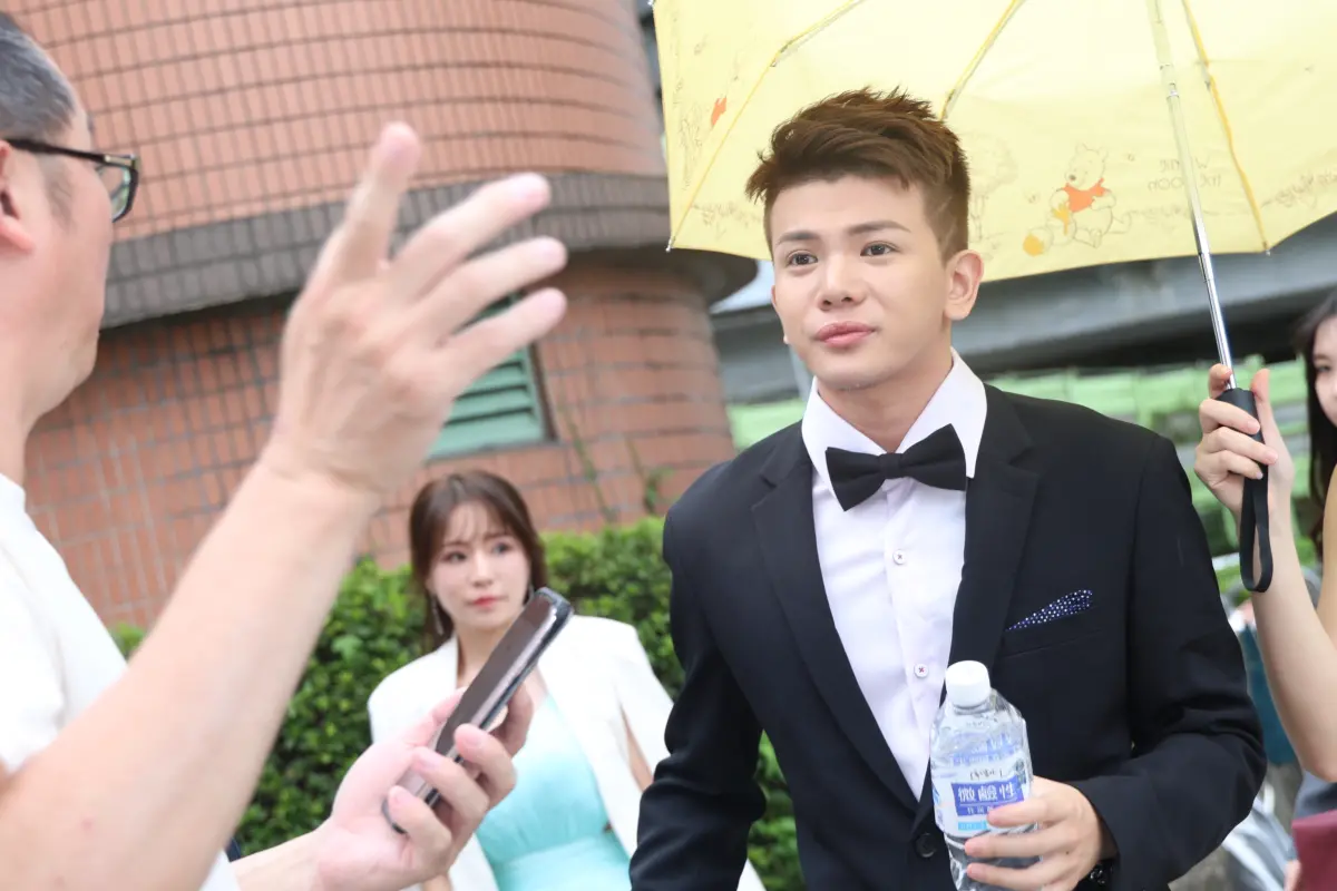 ▲孫生遭女網友控告性騷被起訴，今現身走中獎吐露心情，「當然是QQ，但希望讓女生都舒服。」願意賠償和道歉。（圖／Nownews攝影中心）