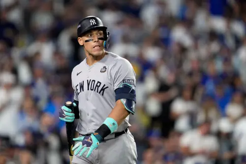 ▲MLB美國職棒1978年的世界大賽,當時洋基在世界大賽上碰頭道奇,洋基在輸了系列賽前2戰後,最終連贏4場逆襲奪冠,因此目前對於他們來說,還不到灰心喪氣的時候。圖為Aaron Judge。(圖/美聯社/達志影像) ▲痛失Juan Soto與Gerrit Cole,洋基靠Aaron Judge苦撐競爭力,但傷兵滿營與戰力空洞讓奪冠之路充滿變數。(圖/美聯社/達志影像)