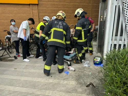 板橋電梯疑故障！變「恐怖大怒神」2樓墜1樓　婦與10歲姪受傷送醫
