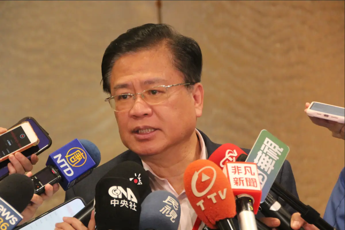 ▲許舒博今（16）日在網路節目上表示，台灣企業是最沒有辦法選擇市場，要把中國市場捨棄，美國願意跟你買那麼多，還是台灣一廂情願，再加上台灣政府根本沒能力開拓不用繳稅市場，「你哪有本事『脫中入北』！」（圖／記者鍾泓良攝影）