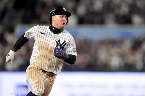 世界大賽G4 3局下,洋基靠著Anthony Volpe 的滿貫砲,以5:2反超比數,大谷翔平目前兩打數無安打,打擊率下滑到2成36。 ▲世界大賽G4 3局下,洋基靠著Anthony Volpe 的滿貫砲,以5:2反超比數,大谷翔平目前兩打數無安打,打擊率下滑到2成36。(圖/美聯社/達志影像)