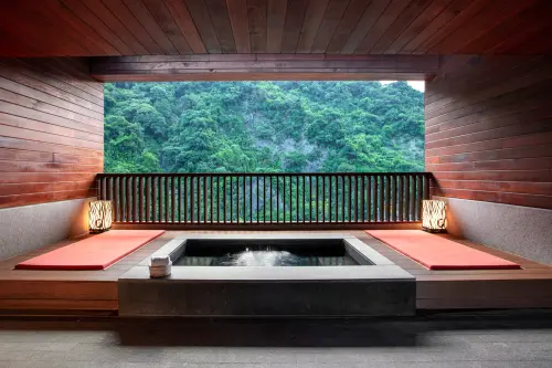 烏來璞石麗緻溫泉會館則有溫泉套票,推出30張大眾湯套、原價3萬8,500元,旅展售價2萬1,000,另加贈五張大眾湯券,55折。(圖/烏來璞石麗緻提供) ▲烏來璞石麗緻溫泉會館則有溫泉套票,推出30張大眾湯套、原價3萬8,500元,旅展售價2萬1,000,另加贈五張大眾湯券,55折。(圖/烏來璞石麗緻提供)