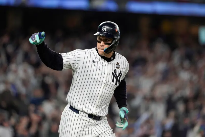 ▲世界大賽G5紐約洋基「法官」Aaron Judge終結低潮，打出全壘打。（圖／美聯社／達志影像）