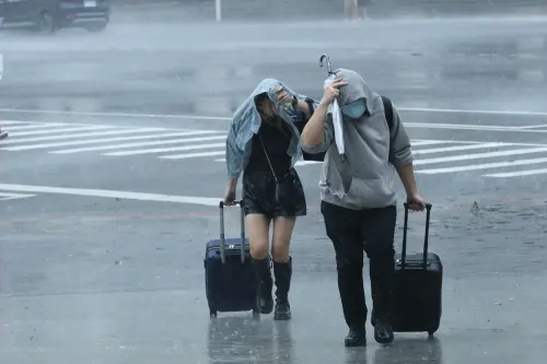 蝴蝶颱風醞釀中！最新路徑預估「有機會成穿心颱」　風雨這天最猛
