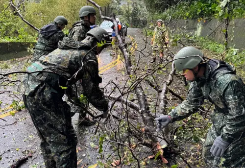 強颱康芮挾帶豪雨襲台　六軍團協助新北市堆沙包、居民預防性撤離
