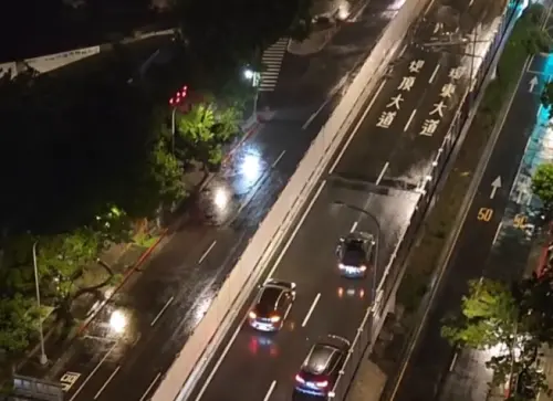 快訊／北市大樓遮雨棚「吹到環東匝道上」堵死2車道　現場大塞車
