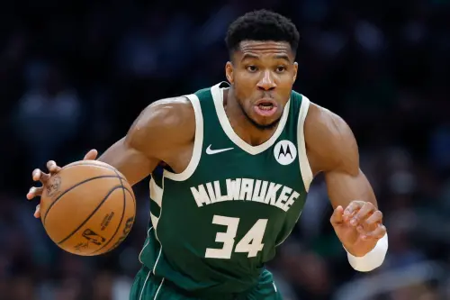 根據《CBS Sports》報導,NBA高層表示,聯盟內越來越多的人預計密爾瓦基公鹿隊球星「字母哥」Giannis Antetokounmpo可能會在本賽季被交易。 ▲密爾瓦基公鹿隊球星「字母哥」Giannis Antetokounmpo領軍,仍具備有奪冠實力。(圖/美聯社/達志影像)