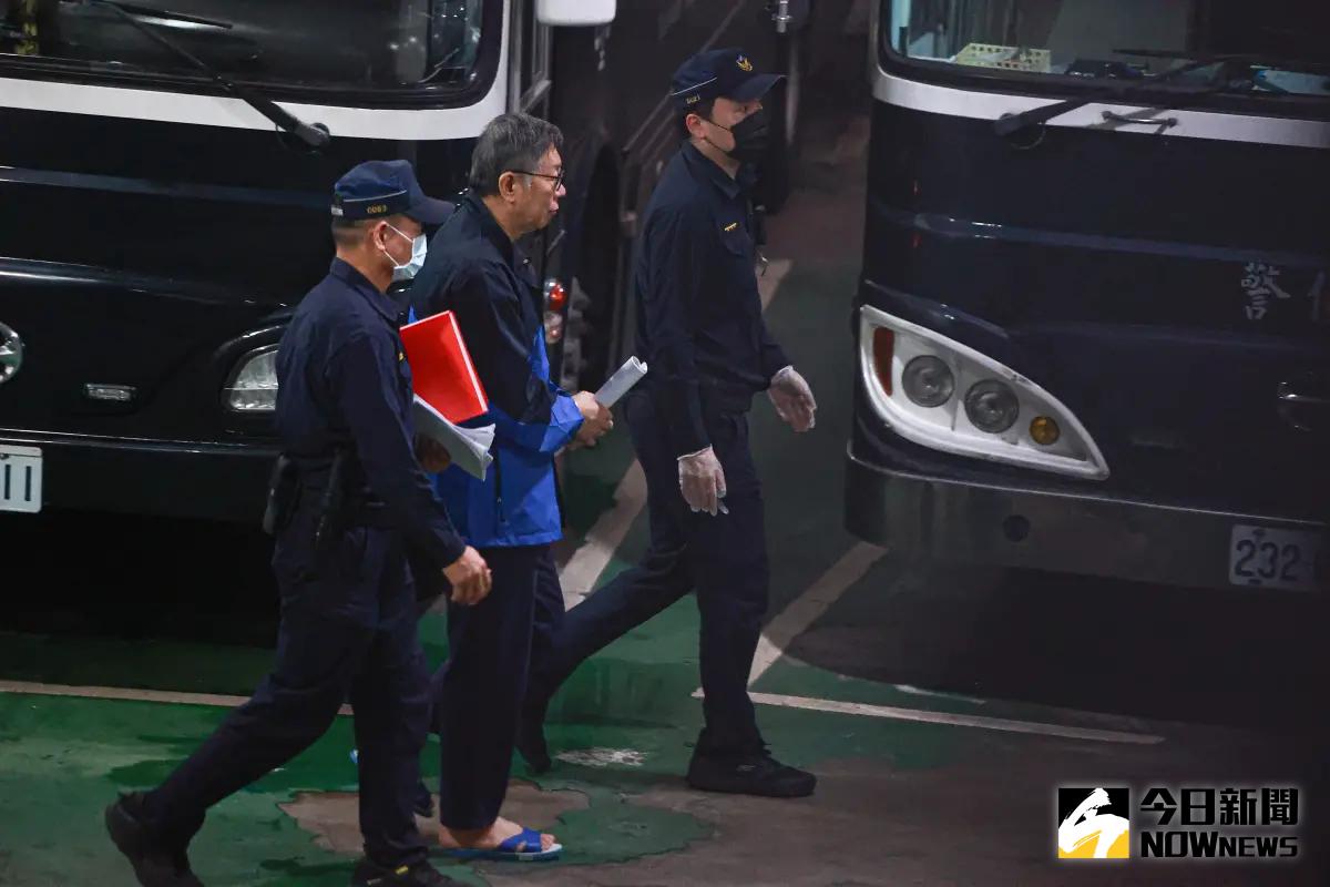 ▲民眾黨主席柯文哲涉入京華城容積弊案，法官裁定柯文哲自113年11月5日起延長羈押被告2月。（圖／記者葉政勳攝）