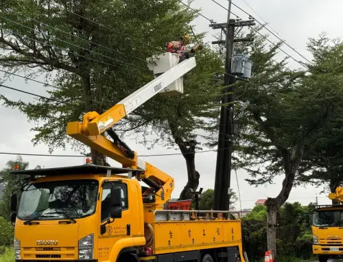 強颱康芮造成停電！台電鳳山區營業處全力搶修復電
