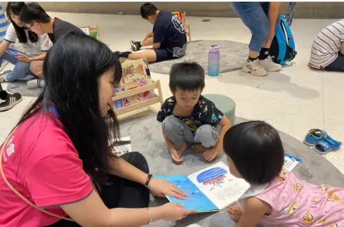 比起一般孩子,經濟弱勢新二代更容易陷入學習資源不足的困境。(圖/賽珍珠基金會提供) ▲比起一般孩子,經濟弱勢新二代更容易陷入學習資源不足的困境。(圖/賽珍珠基金會提供)