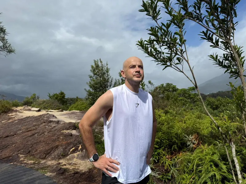 ▲吳鳳在臉書發文表示，有次趕著回家忘記把車門鎖上，幸虧有鄰居提醒才發現這件事情，感嘆「台灣真的很多無名英雄」。（圖／吳鳳臉書）