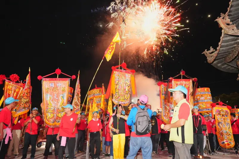 ▲神岡區六大媽祖廟遶境隊伍依續進駐新和宮廟埕(圖／民政局提供2024.11.3)