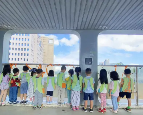 蔣市府強拆和平新生天橋 幼兒園請願:希望它好好的、堅固的