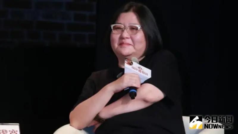 ▲邱瓈寬近年行事作風霸氣、愛穿黑色衣服,跟年輕時的清純模樣比起來判若兩人。(圖/記者葉政勳攝)