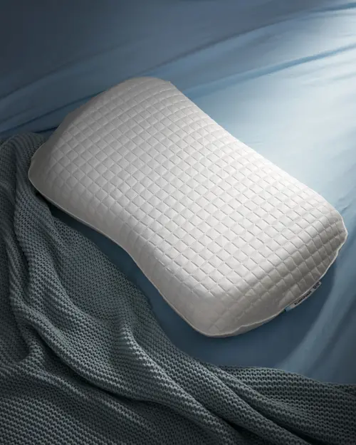 ▲KLUBBSPORRE人體工學枕$1,499。(圖/IKEA提供) ▲KLUBBSPORRE人體工學枕$1,499。(圖/IKEA提供)