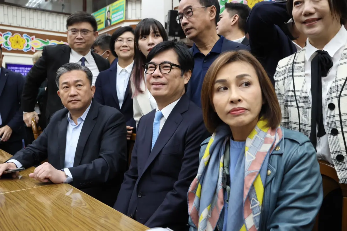 ▲陳其邁（中）到場關切《財政收支劃分法》修法狀況。（圖／嚴永強，2024.11.06）