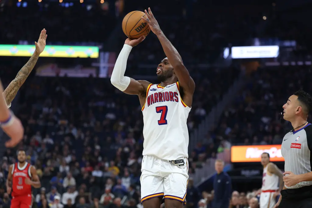 ▲NBA美國職籃波士頓塞爾提克今（7）日在主場迎戰來訪的金州勇士，此戰雙方一路鏖戰至比賽最後關頭，灣區大軍靠著射手Buddy Hield在剩下47秒時飆進關鍵三分球，徹底殺死比賽。（圖／美聯社／達志影像）