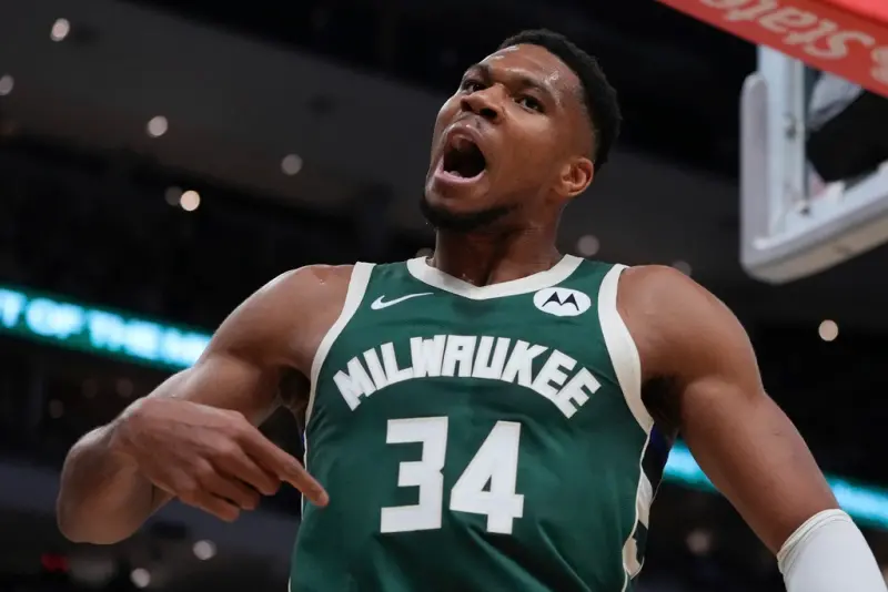 ▲Lillard和「字母哥」Giannis Antetokounmpo聯手砍下65分，公鹿中止連敗。（圖／美聯社／達志影像）