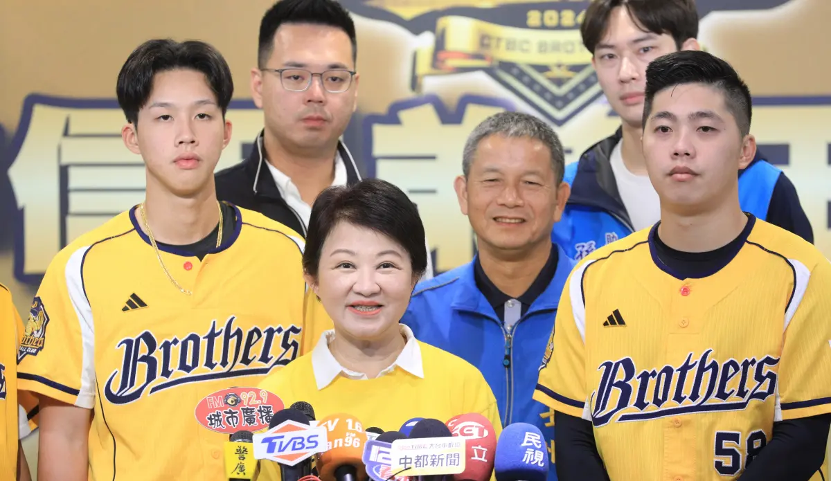 ▲台中市長盧秀燕面對媒體詢問蔡壁如相關問題，僅答「謝謝」二字。（圖／台中市政府提供，2024.11.07）