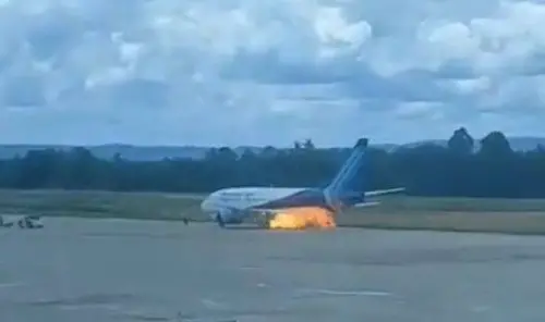 波音又出事!印尼客機引擎突然噴火 旅客嚇壞「自行開門逃生」