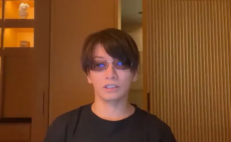 ▲日本知名成人影音平台FC2創辦人高橋理洋遭通緝多年,於近日返回日本時被捕。(圖/翻攝自FC2元社長 高橋理洋YouTube)