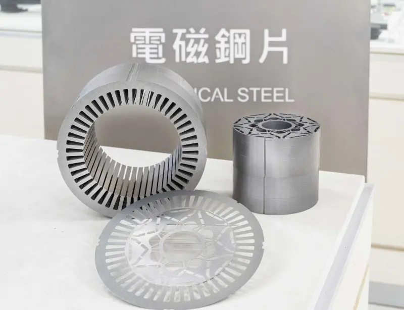 ▲中鋼供應自黏塗膜電磁鋼產品給富田電機,雙方成功打入美系和日系電動車供應鏈。(圖/中鋼提供)