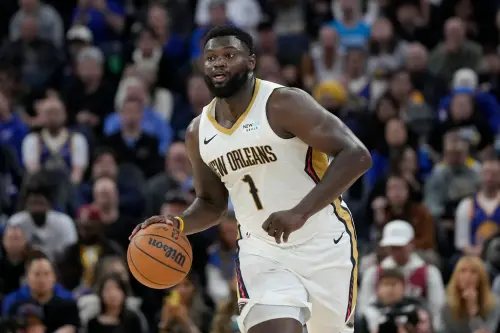 ▲今根據據《ESPN》指出,「Williamson離復出還有一段時間,預計在12月中旬回到球隊。」(圖/美聯社/達志影像) ▲隨著Williamson再度傷退,「耐戰度」問題再度浮上檯面,過去5年內的400場比賽中,Williamson就缺席多達210場比賽。(圖/美聯社/達志影像)