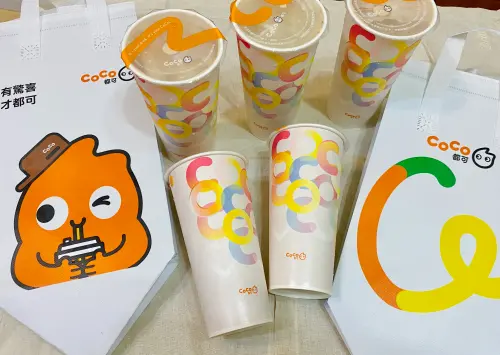 星巴克買一送一!CoCo門市外送「買1送1」珍奶優惠 搶1元保溫袋 ▲CoCo都可「買一送一」門市外送3大優惠喝珍奶,Q萌1元保溫袋開搶。(圖/記者蕭涵云攝)
