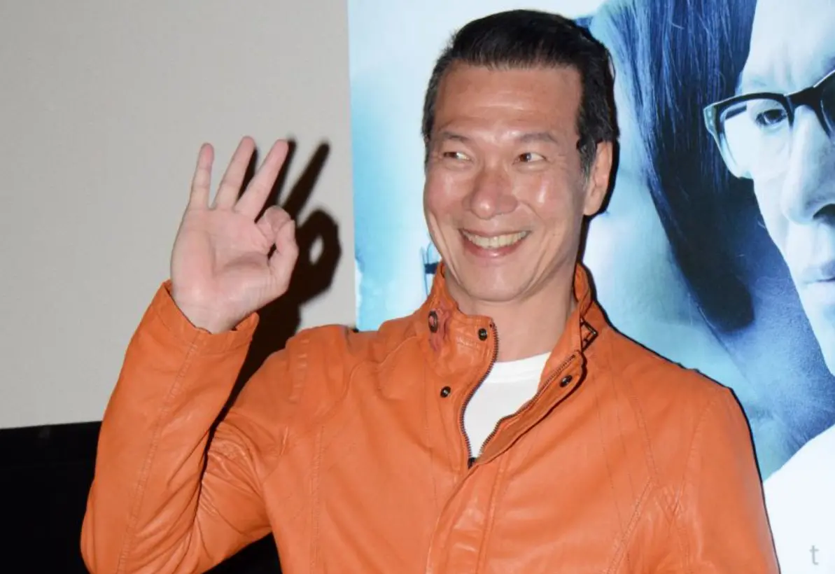 ▲黃仲崑在《影后》中逼陳庭妮跳豔舞，演活豬哥老闆，他也自爆老婆和嚴藝文有這層關係。（圖／資料照）