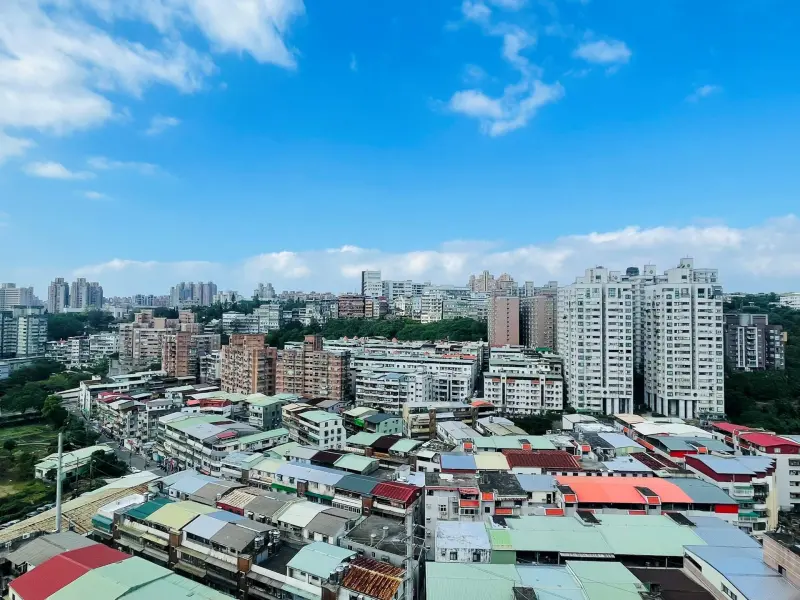 ▲賣房該等2年節省房地合一稅，還是應該趁房價高時賣出呢？賣厝阿明分析關鍵問題！（示意圖／永慶房屋提供）