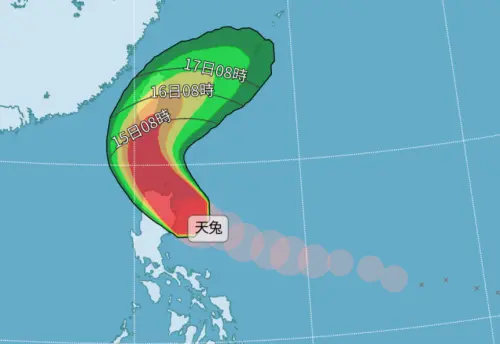 ▲天兔颱風在今（14）日8時的中心位置在北緯 17.2 度，東經 123.1 度，以每小時22公里速度，向西北進行。